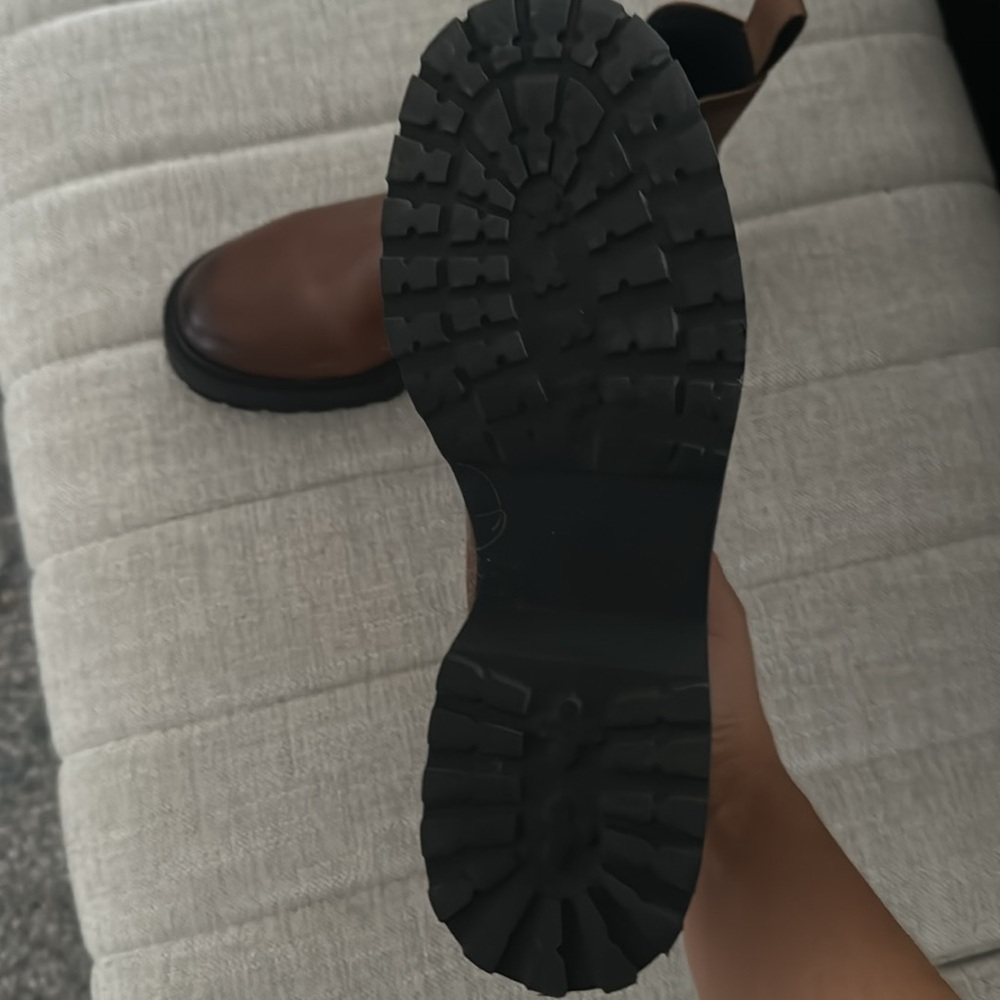 Ankle Boot - Picture 3 of 5
